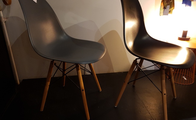 Lot de 8 chaises ré-édition Eames
